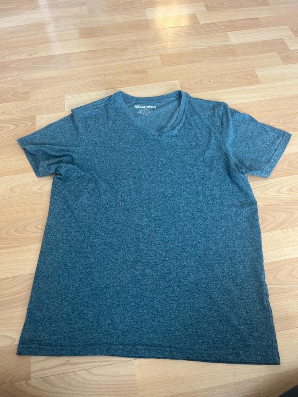 Bluenotes Men's Heather Teal V-Neck T-Shirt size medium